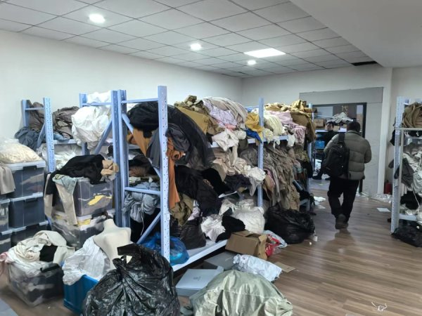 恒汇证券 直播间卖仿制“同款”，抓！上海警方助力优化一流营商环境