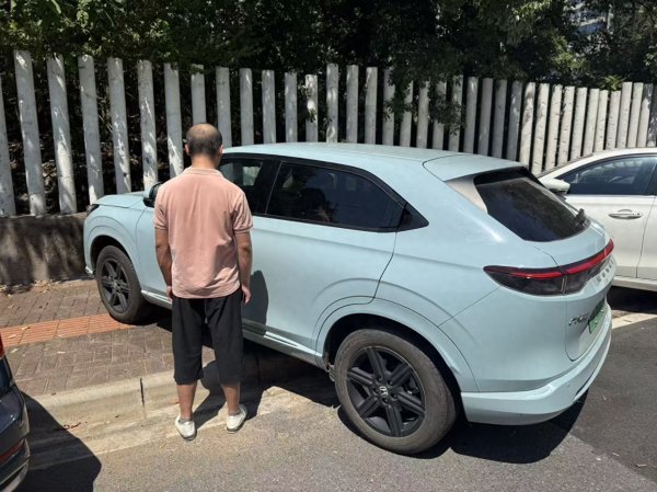 火配资 起底“应聘高薪司机变贷款买车”内幕: 车商卖车、招聘公司赚贷款差价, 应聘者成冤大头